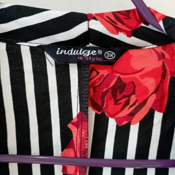 🧿🧿🧿 🌺Floral Collection🌺 Black and White Striped Floral Jacket - Picture 4 of 14